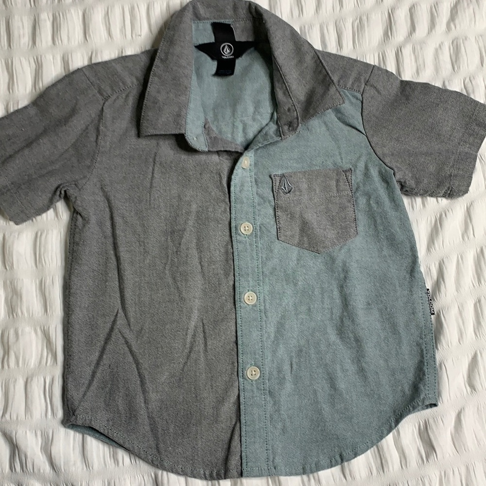 Volcom button down collar shirt